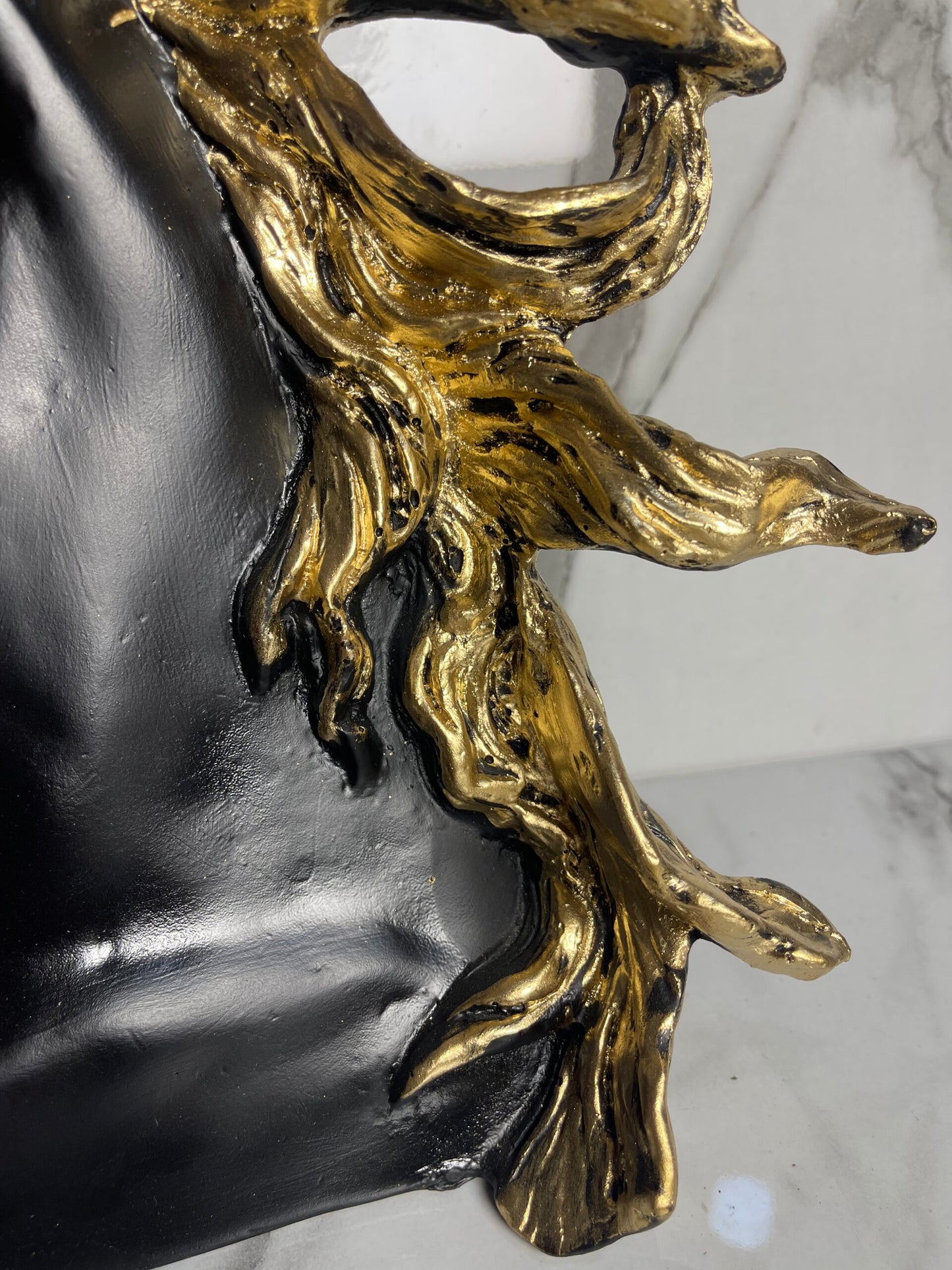 Luxury Black & Gold Horse Head Sculpture – Elegant Home Decor Accent